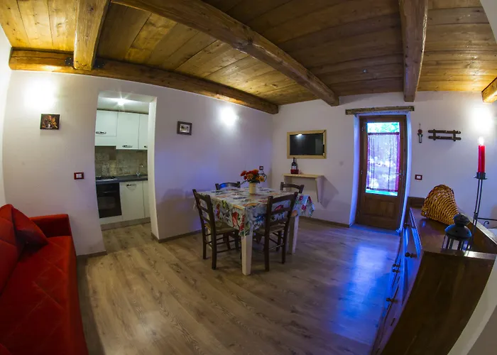 Il Borgo Dei Celti مزرعة للإقامة فيومالبو